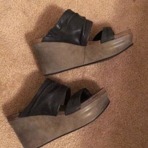OTBT Shoe’s black size 6.5 good condition cute!